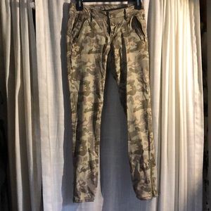 Camouflage Jeans